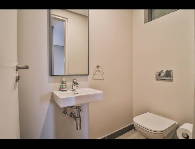 2 BEDROOM APARTMENT FOR SALE IN UMHLANGA RIDGE